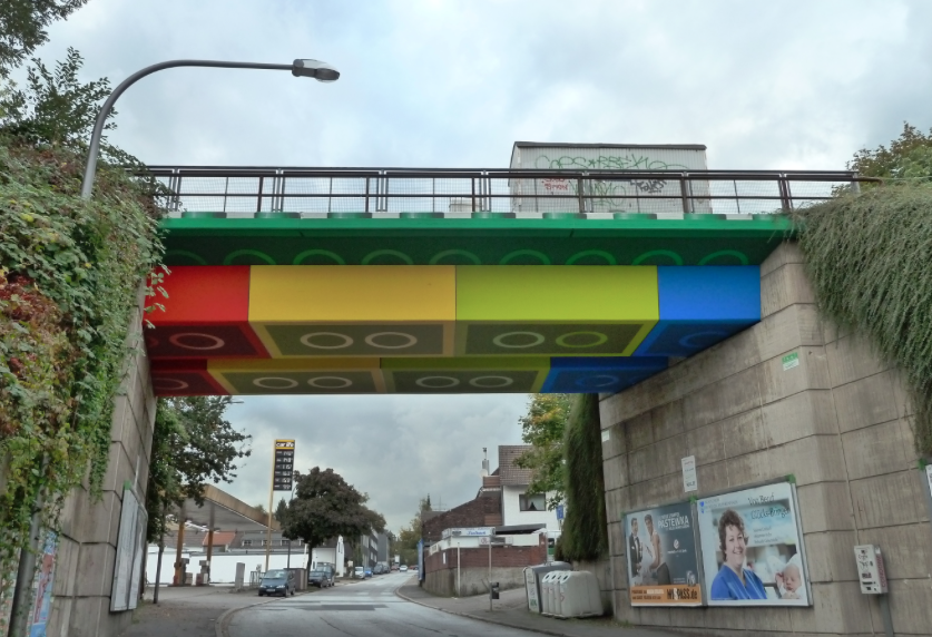 8-Lego bridge-Advertising Spot